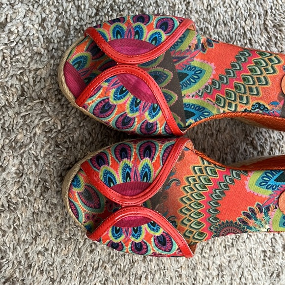 Beautiful Desigual wedge sandals - Picture 5 of 8